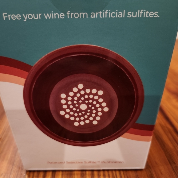 Ullo Open Wine Purifier with 2 Selective Sulfite Filters - Picture 10 of 10